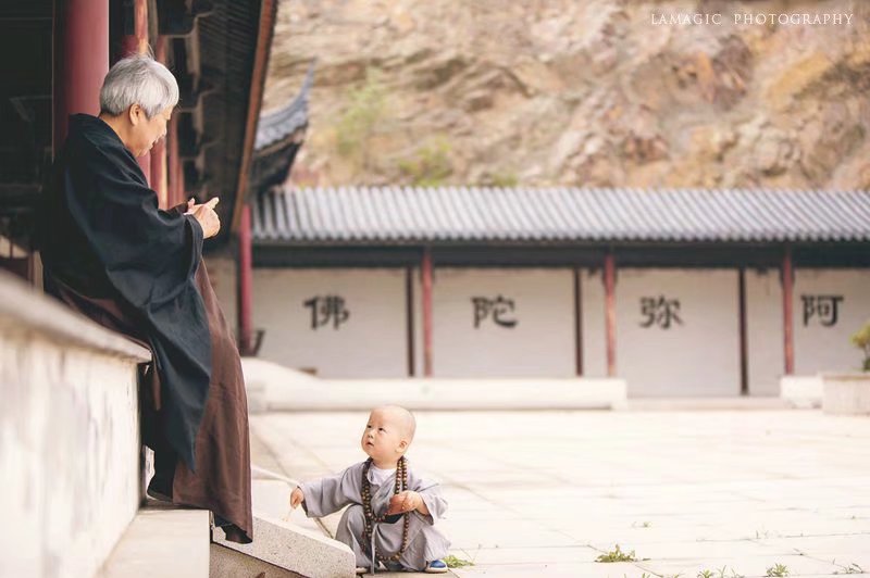 Người có khí chất cao quý thật sự không theo đuổi phồn hoa, hư danh. 